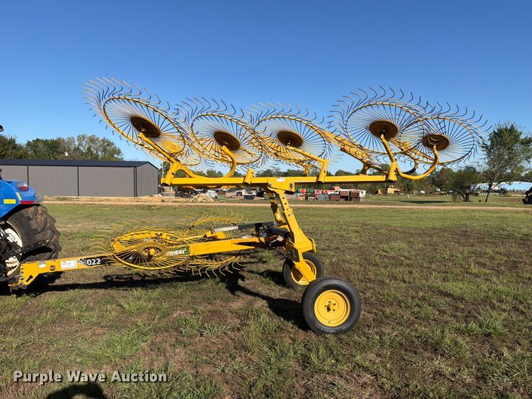 image for item FK5293 Vermeer VR1022 hay rake