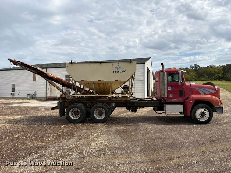 image for item FM6547 1997 Freightliner FLD120 fertilizer delivery truck