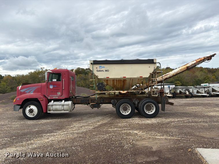 image for item FM6547 1997 Freightliner FLD120 fertilizer delivery truck