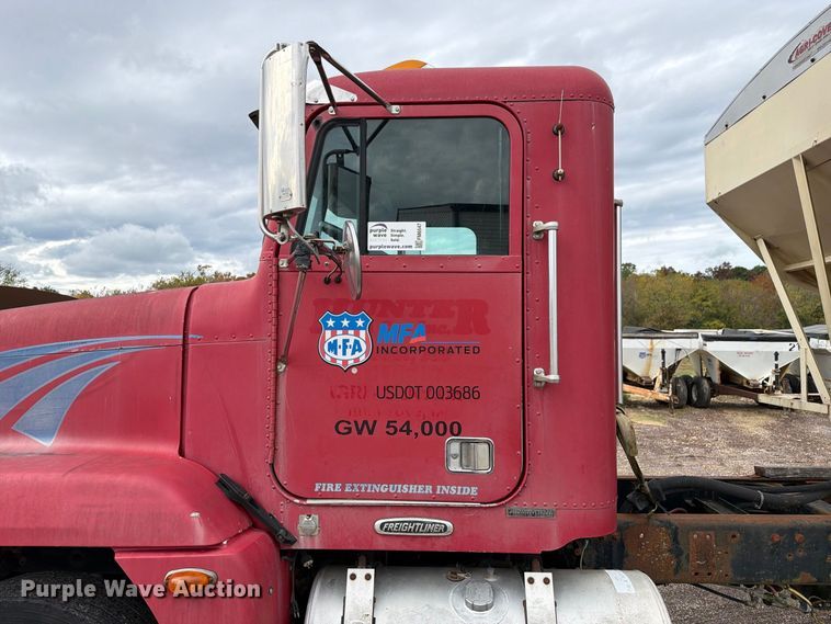 image for item FM6547 1997 Freightliner FLD120 fertilizer delivery truck