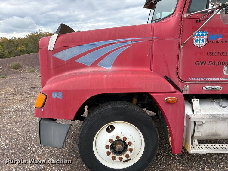 image for item FM6547 1997 Freightliner FLD120 fertilizer delivery truck