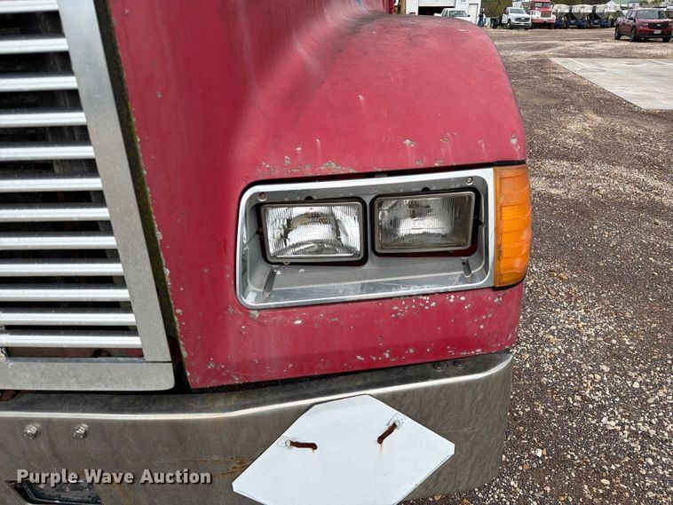 image for item FM6547 1997 Freightliner FLD120 fertilizer delivery truck