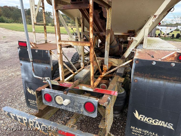 image for item FM6547 1997 Freightliner FLD120 fertilizer delivery truck