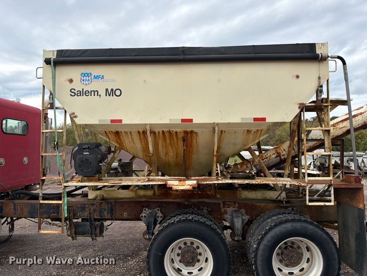 image for item FM6547 1997 Freightliner FLD120 fertilizer delivery truck