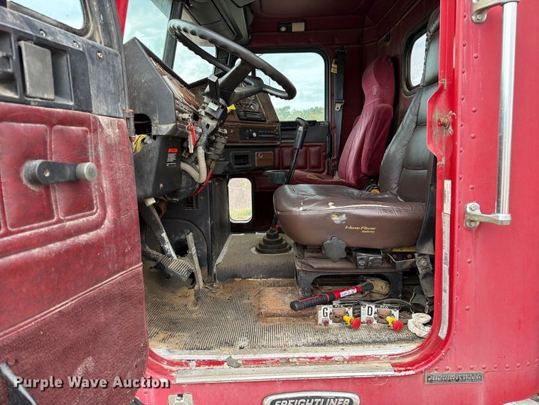 image for item FM6547 1997 Freightliner FLD120 fertilizer delivery truck