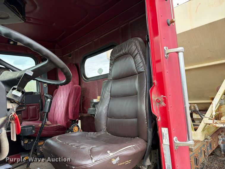 image for item FM6547 1997 Freightliner FLD120 fertilizer delivery truck