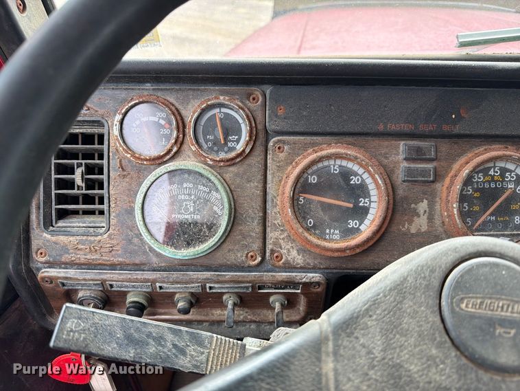 image for item FM6547 1997 Freightliner FLD120 fertilizer delivery truck