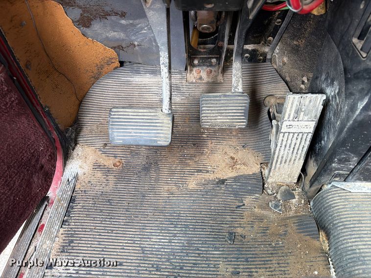 image for item FM6547 1997 Freightliner FLD120 fertilizer delivery truck