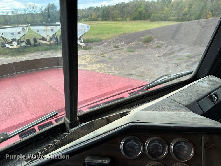 image for item FM6547 1997 Freightliner FLD120 fertilizer delivery truck