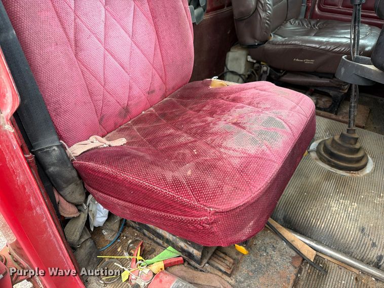 image for item FM6547 1997 Freightliner FLD120 fertilizer delivery truck