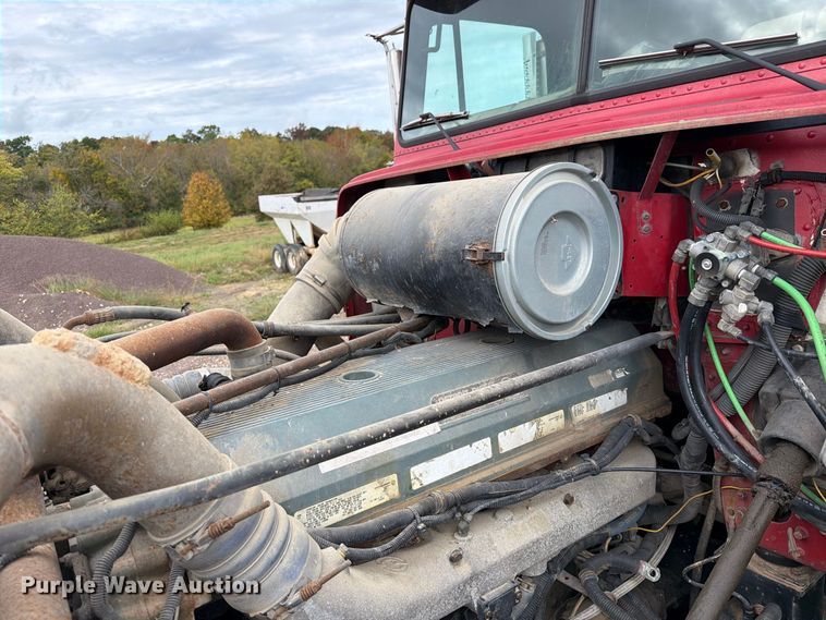 image for item FM6547 1997 Freightliner FLD120 fertilizer delivery truck