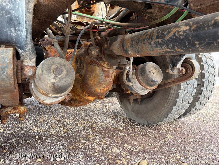 image for item FM6547 1997 Freightliner FLD120 fertilizer delivery truck