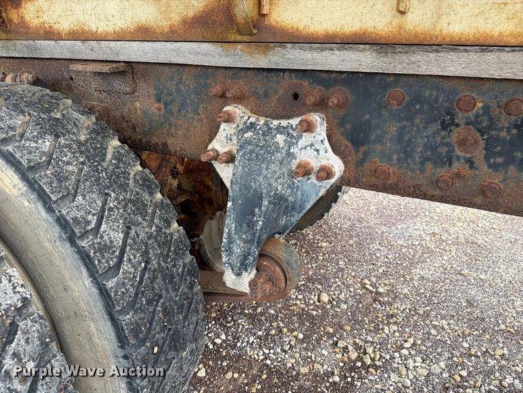 image for item FM6547 1997 Freightliner FLD120 fertilizer delivery truck