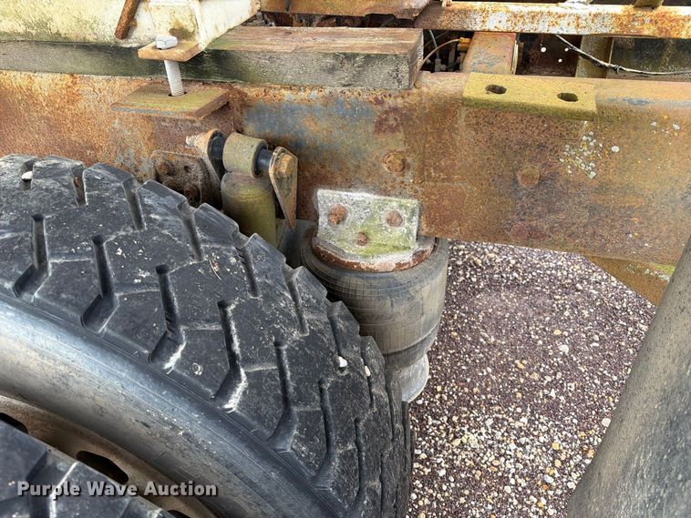 image for item FM6547 1997 Freightliner FLD120 fertilizer delivery truck