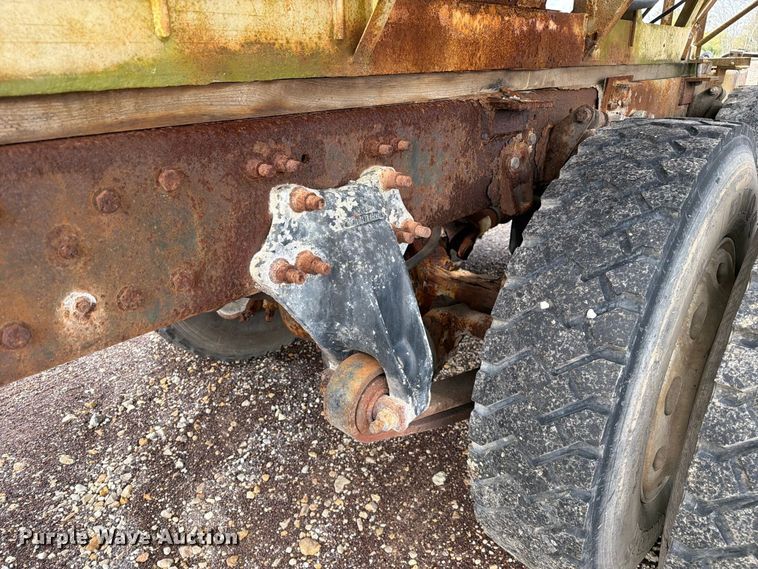 image for item FM6547 1997 Freightliner FLD120 fertilizer delivery truck