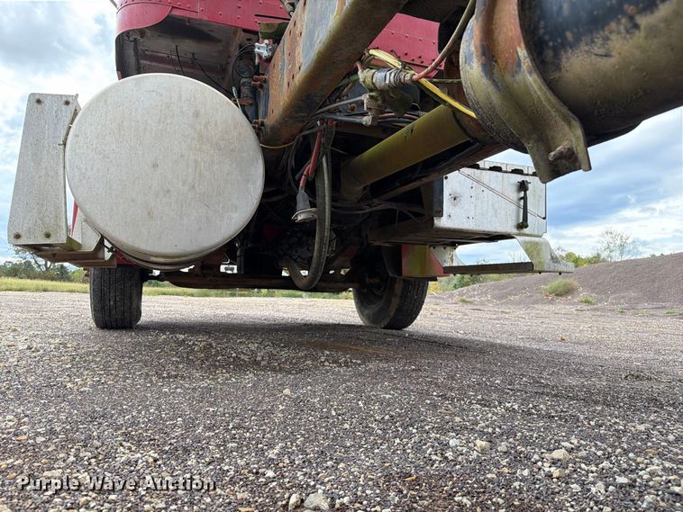 image for item FM6547 1997 Freightliner FLD120 fertilizer delivery truck