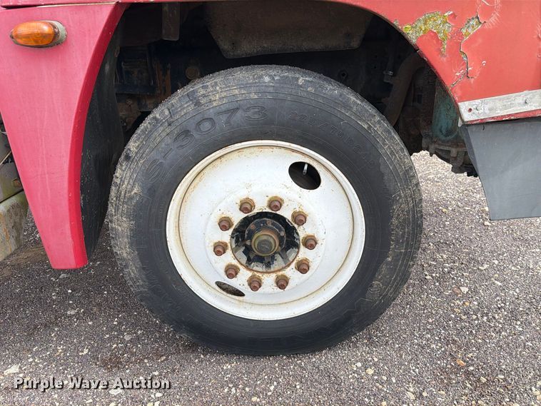 image for item FM6547 1997 Freightliner FLD120 fertilizer delivery truck