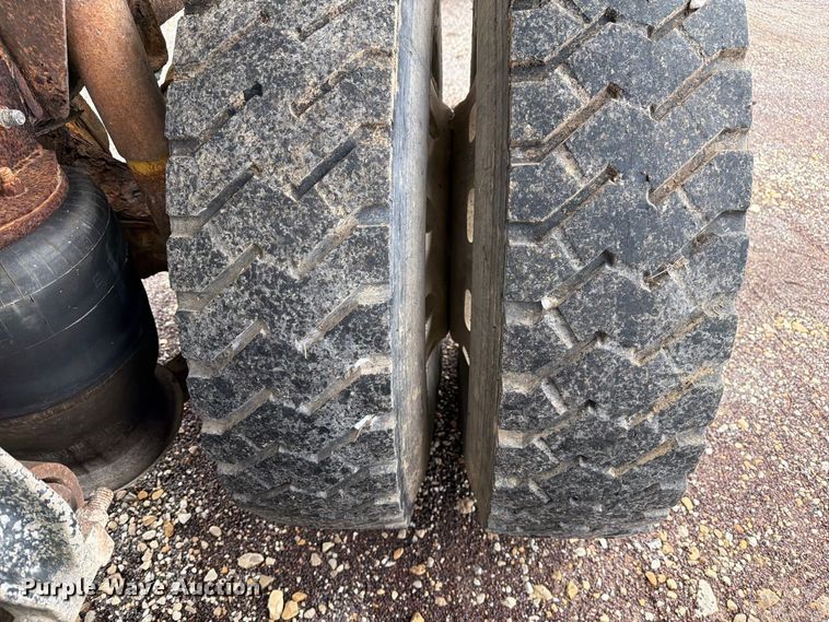 image for item FM6547 1997 Freightliner FLD120 fertilizer delivery truck