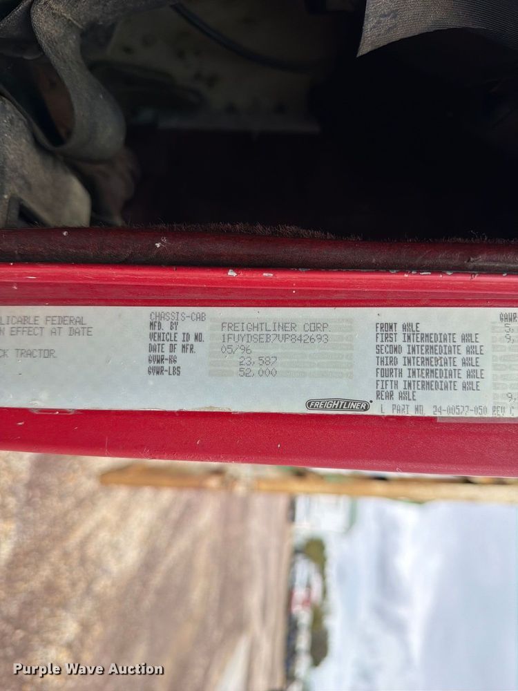 image for item FM6547 1997 Freightliner FLD120 fertilizer delivery truck