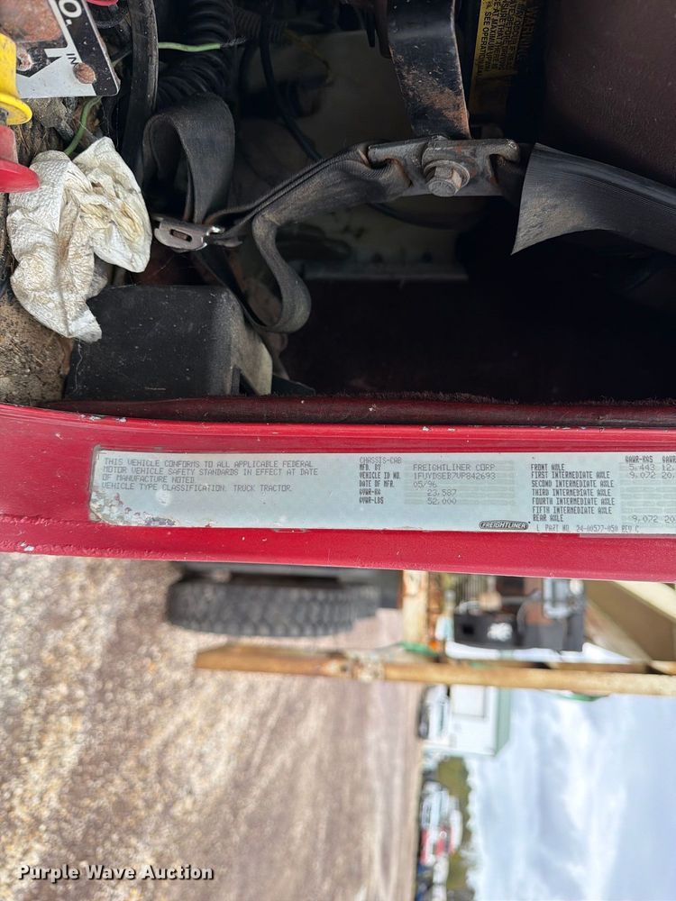 image for item FM6547 1997 Freightliner FLD120 fertilizer delivery truck