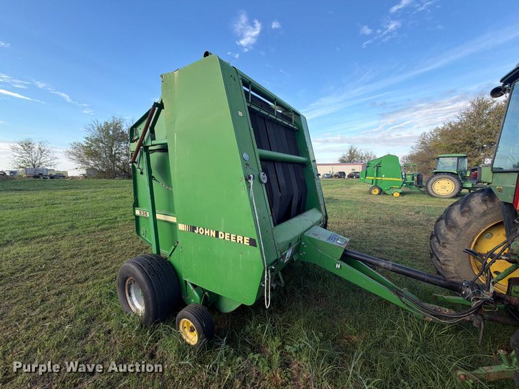 image for item FN2677 1995 John Deere 535 round baler