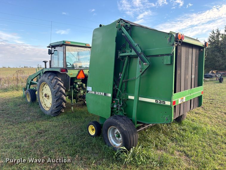 image for item FN2677 1995 John Deere 535 round baler