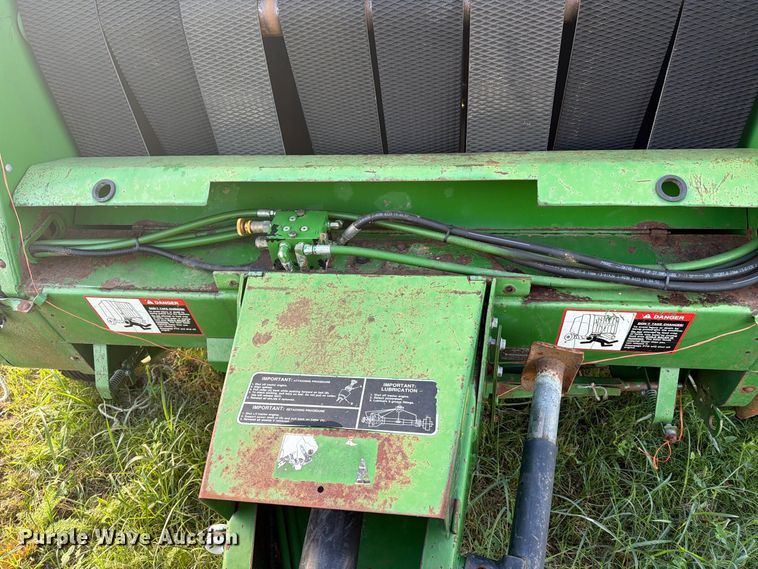 image for item FN2677 1995 John Deere 535 round baler