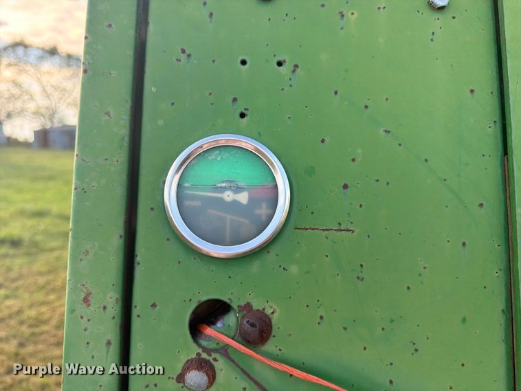 image for item FN2677 1995 John Deere 535 round baler