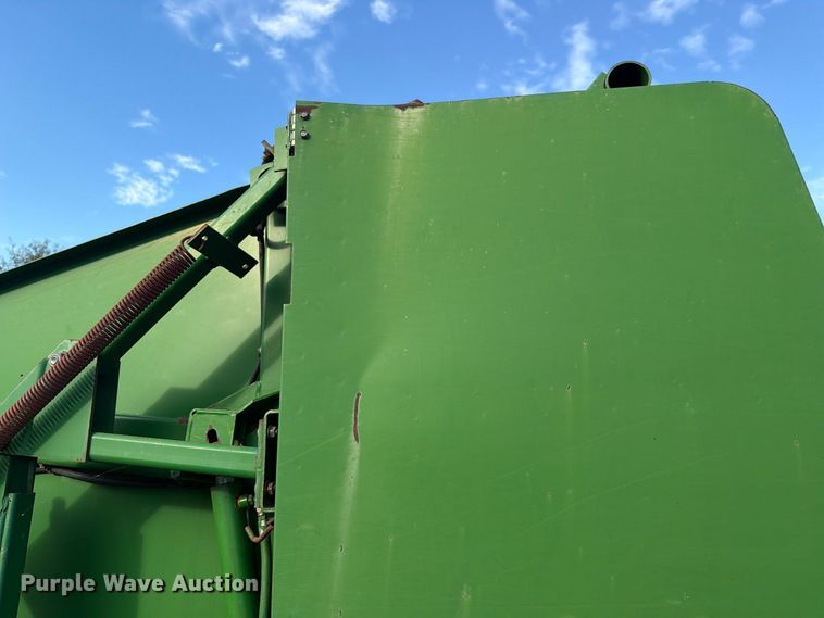 image for item FN2677 1995 John Deere 535 round baler