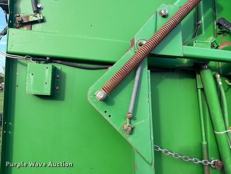 image for item FN2677 1995 John Deere 535 round baler