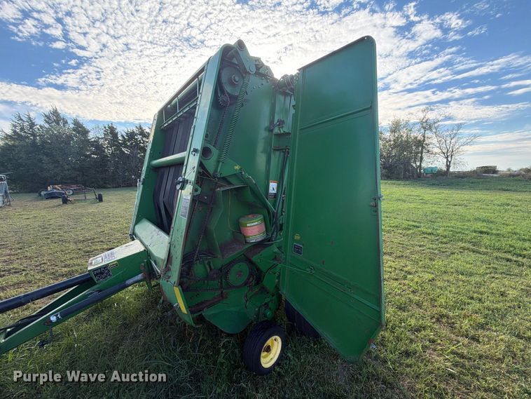 image for item FN2677 1995 John Deere 535 round baler