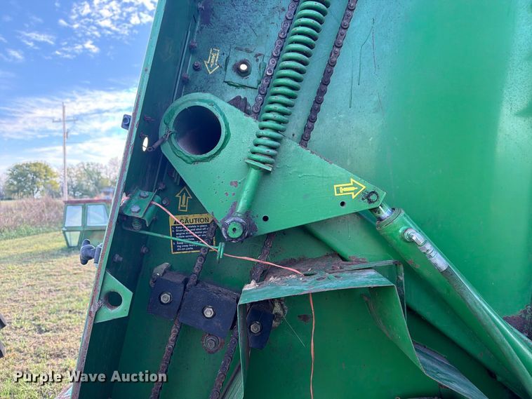 image for item FN2677 1995 John Deere 535 round baler