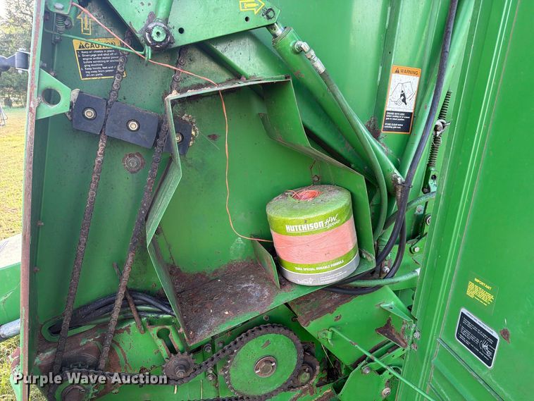 image for item FN2677 1995 John Deere 535 round baler