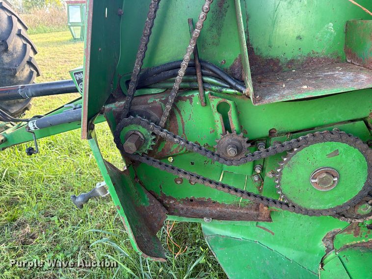 image for item FN2677 1995 John Deere 535 round baler