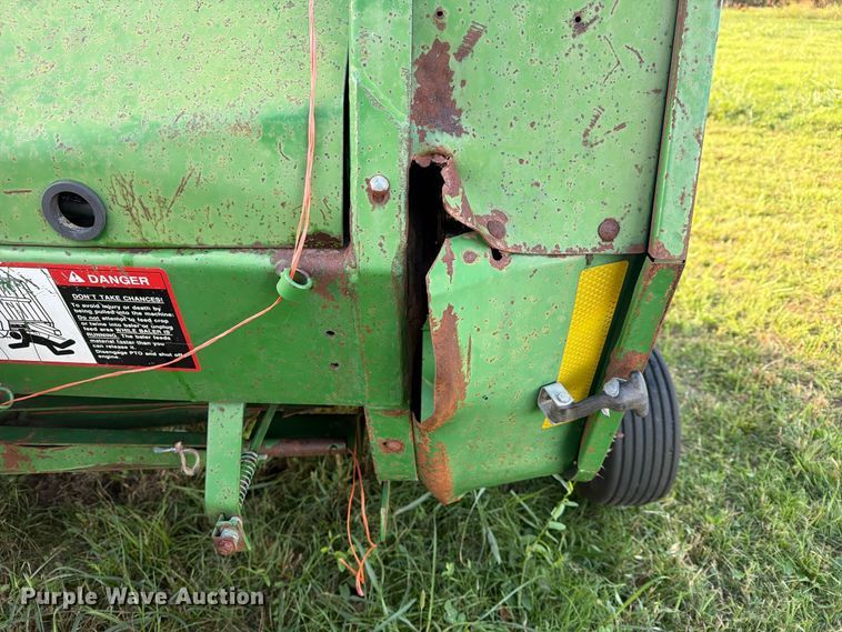 image for item FN2677 1995 John Deere 535 round baler