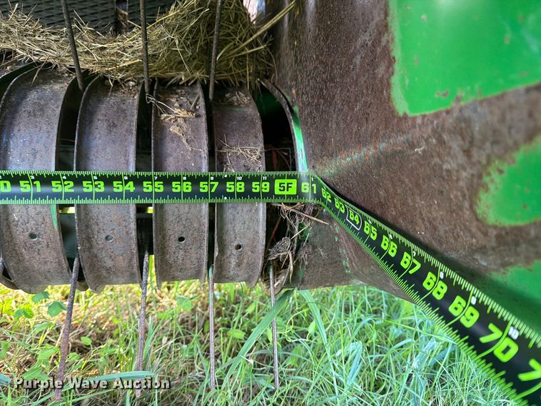 image for item FN2677 1995 John Deere 535 round baler
