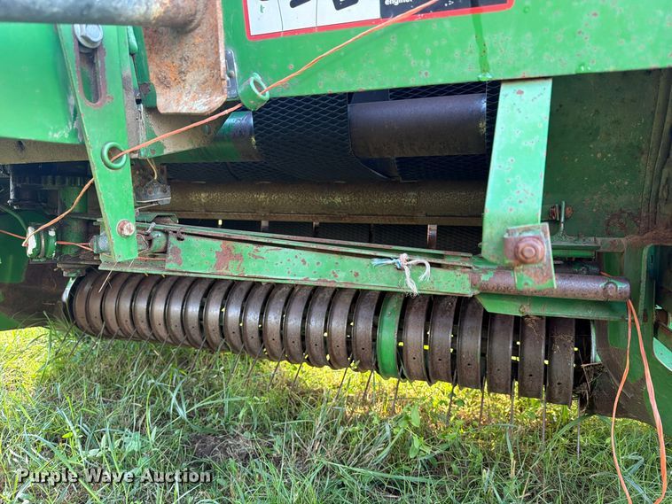 image for item FN2677 1995 John Deere 535 round baler