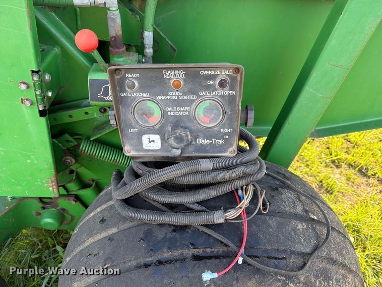 image for item FN2677 1995 John Deere 535 round baler