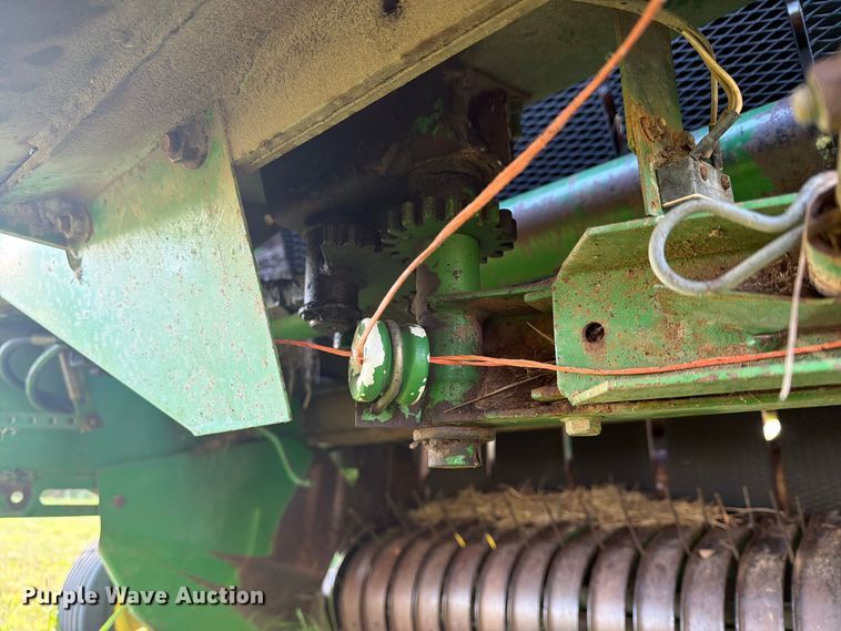 image for item FN2677 1995 John Deere 535 round baler