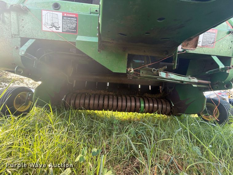 image for item FN2677 1995 John Deere 535 round baler
