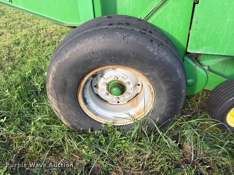 image for item FN2677 1995 John Deere 535 round baler
