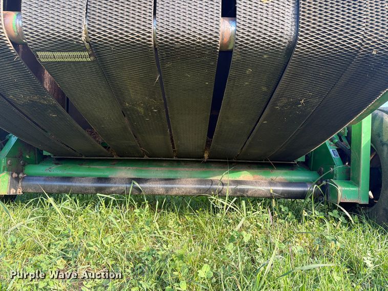 image for item FN2677 1995 John Deere 535 round baler