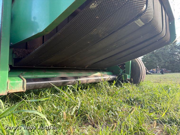 image for item FN2677 1995 John Deere 535 round baler