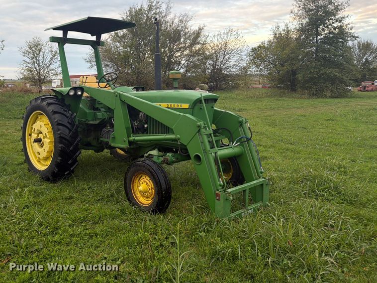 image for item FN2679 1966 John Deere 2510 tractor