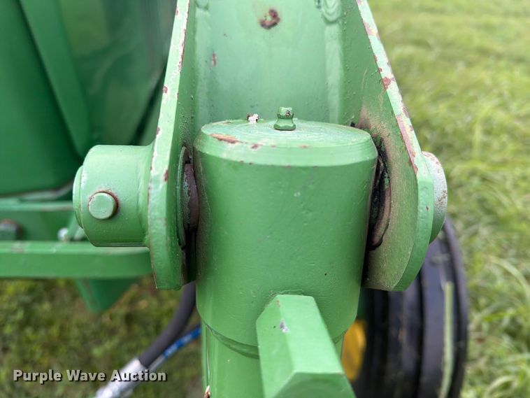 image for item FN2679 1966 John Deere 2510 tractor