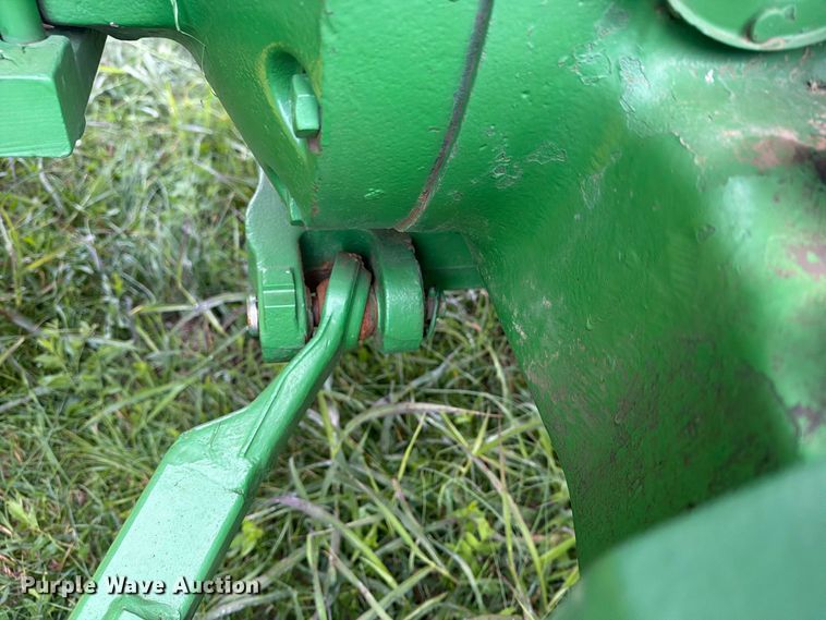 image for item FN2679 1966 John Deere 2510 tractor
