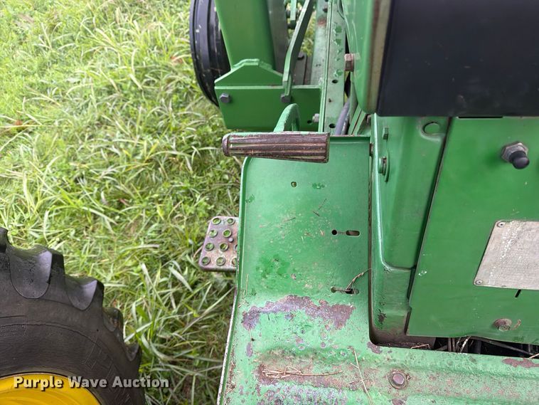 image for item FN2679 1966 John Deere 2510 tractor