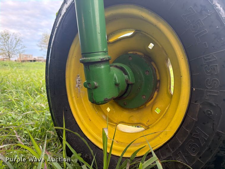 image for item FN2679 1966 John Deere 2510 tractor