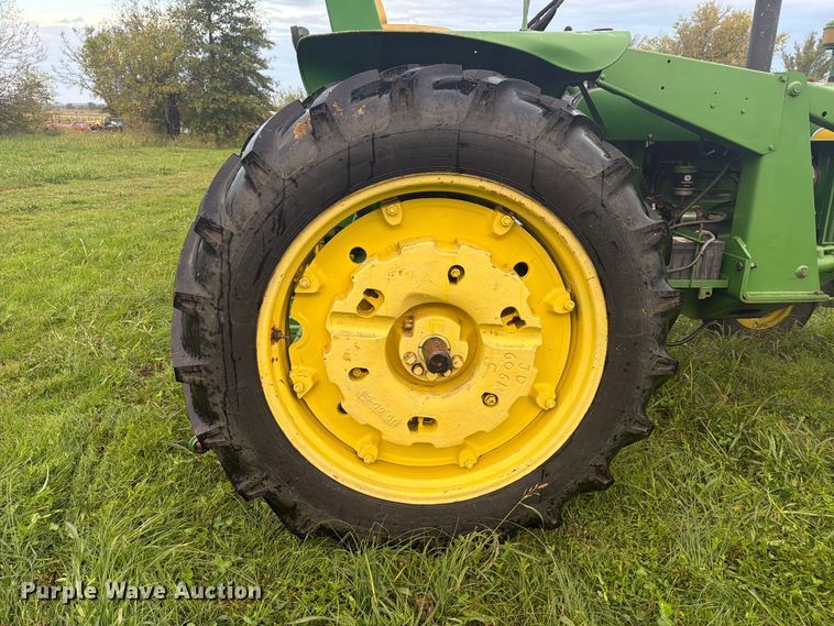 image for item FN2679 1966 John Deere 2510 tractor