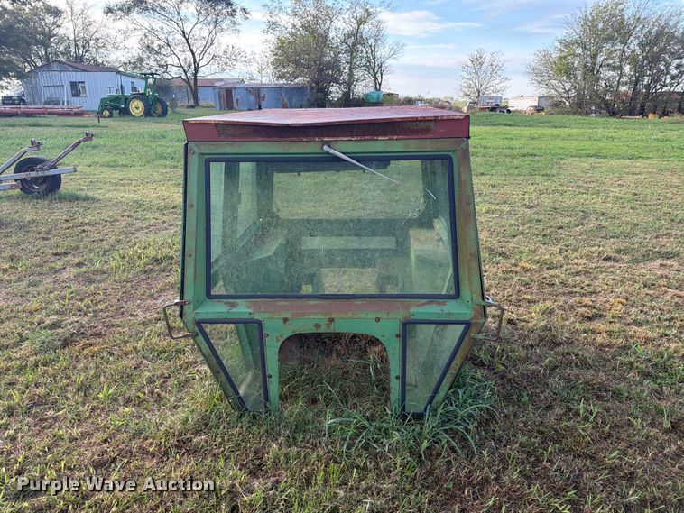 image for item FN2680 Tractor cab